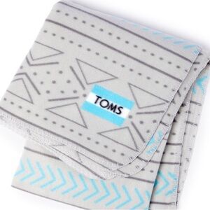 NWT TOMS Light Gray Aqua Blue Chevron Blanket 50x60 Polar Fleece Blanket NEW